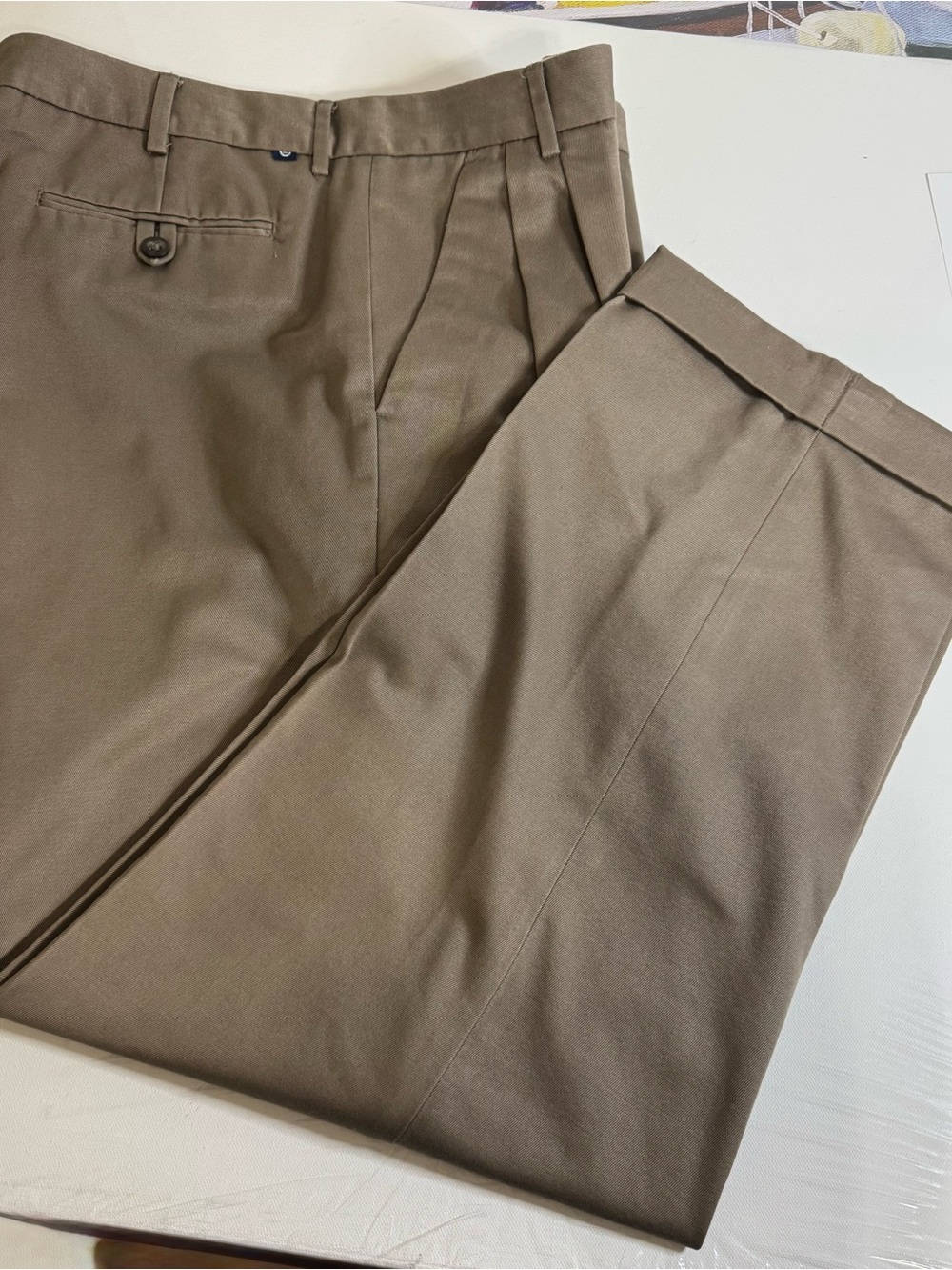 Chaps Men’s Pleated Chinos in Brown